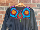 Black with Multicolor Blusa con Flores