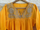 Yellow and Tan Blusa con Flores