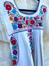 Off-White and Multicolor Blusa de Primavera
